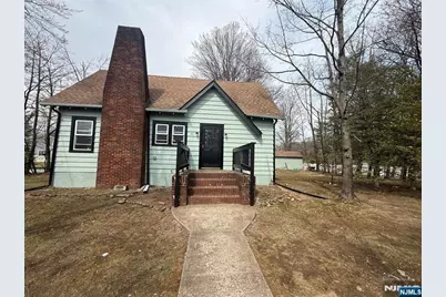 131 W Ramapo Avenue, Mahwah, NJ 07430 - Photo 1