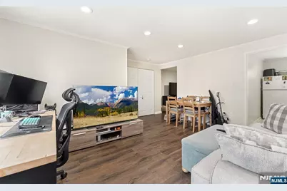 70 Hastings A #A, Rutherford, NJ 07070 - Photo 3