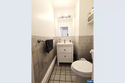 2478 6th Street #B, Fort Lee, NJ 07024 - Photo 5