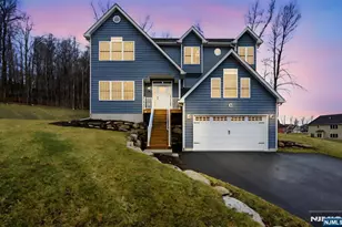 16 McDonald Ct, New Windsor, NY 12553 - Photo 1