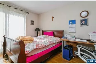 341B E Columbia B #B, Palisades Park, NJ 07650 - Photo 11