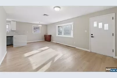 478 Riverside Terrace, Rutherford, NJ 07070 - Photo 9