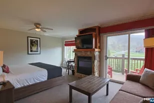 2 Chamonix Dr 427, Vernon, NJ 07462 - Photo 3