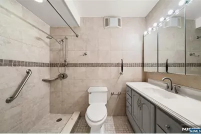 300 Winston, Cliffside Park, NJ 07010 - Photo 13