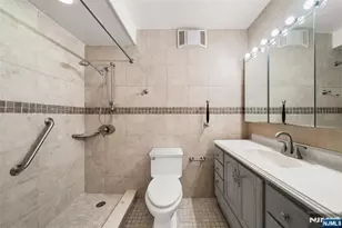 300 Winston 2112, Cliffside Park, NJ 07010 - Photo 13