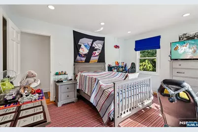 300 Briarwood Drive, Wyckoff Township, NJ 07481 - Photo 19