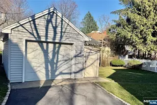 689 Linden Ave, Ridgefield, NJ 07657 - Photo 5