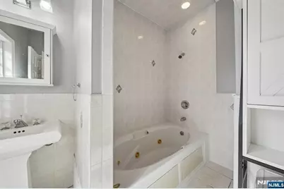 364 New York Avenue 3 #3, Jersey City, NJ 07307 - Photo 15