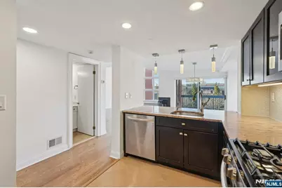 316 Thornton Court T316 #T316, Edgewater, NJ 07020 - Photo 17