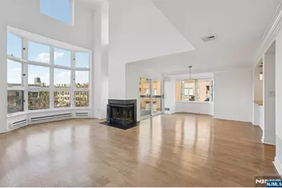 316 Thornton Court T316 #T316, Edgewater, NJ 07020 - Photo 5