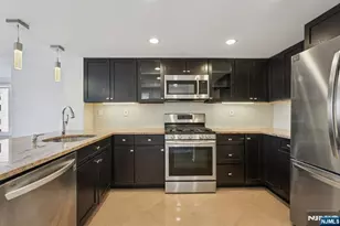 316 Thornton Ct T316, Edgewater, NJ 07020 - Photo 15