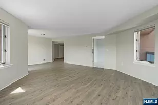 405 Williams Ct 405, Edgewater, NJ 07020 - Photo 5