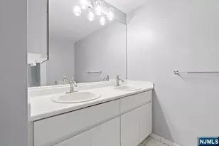 405 Williams Ct 405, Edgewater, NJ 07020 - Photo 17