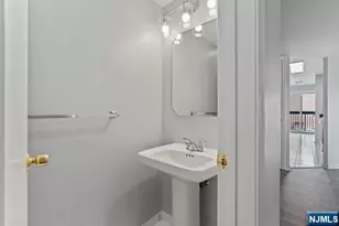405 Williams Ct 405, Edgewater, NJ 07020 - Photo 11