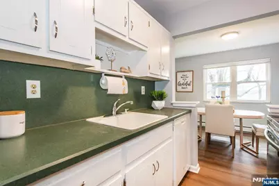 100 Pierson Miller E-9 #E-9, Pompton Lakes, NJ 07442 - Photo 15