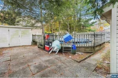 366 E Spring Valley Road, Paramus, NJ 07652 - Photo 21