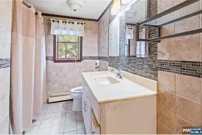 366 E Spring Valley Road, Paramus, NJ 07652 - Photo 15