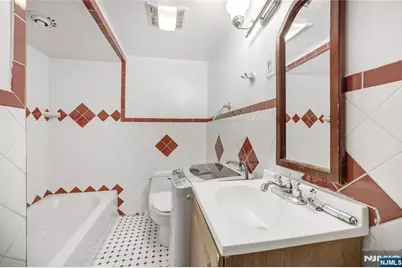 38 Henry Street, Elmwood Park, NJ 07407 - Photo 29