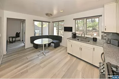 64 Lakeview Drive, Old Tappan, NJ 07675 - Photo 7