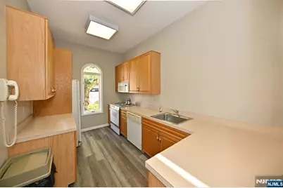 64 Lakeview Drive, Old Tappan, NJ 07675 - Photo 23