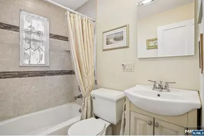 41 Taggart Way, Saddle Brook Township, NJ 07663 - Photo 19