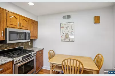 41 Taggart Way, Saddle Brook Township, NJ 07663 - Photo 17