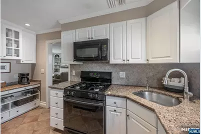 3 Ashburn Place, Fair Lawn, NJ 07410 - Photo 9