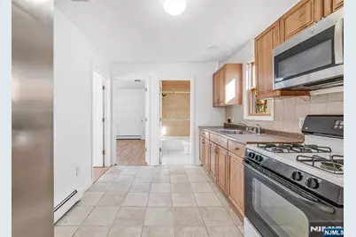 457 Washington Avenue 2nd Fl #2nd Fl, Cliffside Park, NJ 07010 - Photo 3