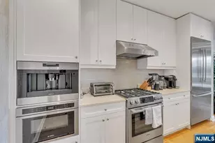 9 Somerset Ln 617, Edgewater, NJ 07020 - Photo 3