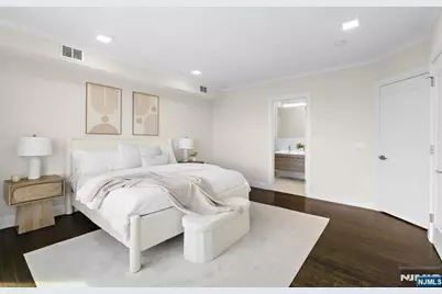 640 Undercliff Avenue, Edgewater, NJ 07020 - Photo 17