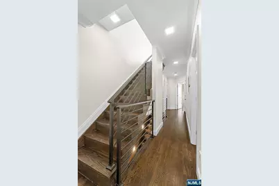 640 Undercliff Avenue, Edgewater, NJ 07020 - Photo 23