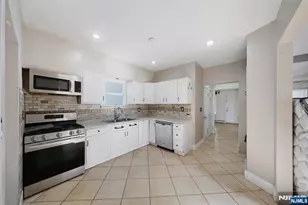 438-440 Park Ave, Paterson, NJ 07504 - Photo 9