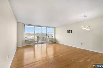 300 Main Street 811 #811, Little Falls Township, NJ 07424 - Photo 5