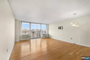 300 Main Street 811, Little Falls Township, NJ 07424 - Photo 5