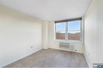 300 Main Street 811 #811, Little Falls Township, NJ 07424 - Photo 15