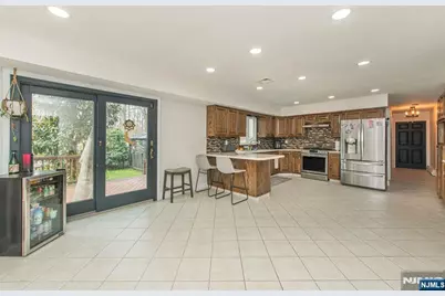 3 Hampton Drive, Fairfield, NJ 07004 - Photo 11