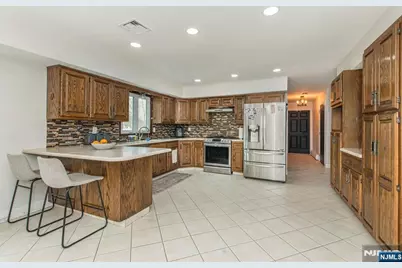 3 Hampton Drive, Fairfield, NJ 07004 - Photo 7