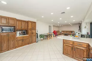 3 Hampton Dr, Fairfield, NJ 07004 - Photo 9