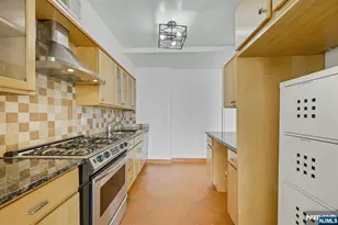 4 Horizon Road G5, Fort Lee, NJ 07024 - Photo 13