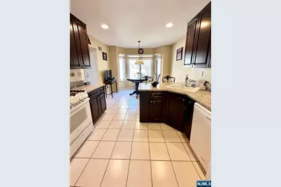 19 Lakeview Drive, Old Tappan, NJ 07675 - Photo 5