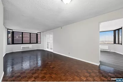 326 Prospect Avenue 8E #8E, Hackensack, NJ 07601 - Photo 13