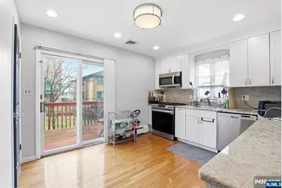 454 Myrtle Avenue 454 #454, Fort Lee, NJ 07024 - Photo 9