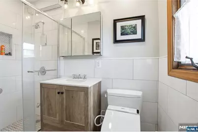 454 Myrtle Avenue 454 #454, Fort Lee, NJ 07024 - Photo 9