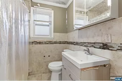 1490 Champlain Square, Teaneck Township, NJ 07666 - Photo 9