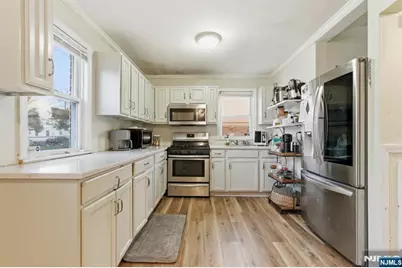 1490 Champlain Square, Teaneck Township, NJ 07666 - Photo 11