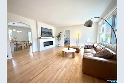 9 Pleasant Avenue, Tenafly, NJ 07670 - Photo 5