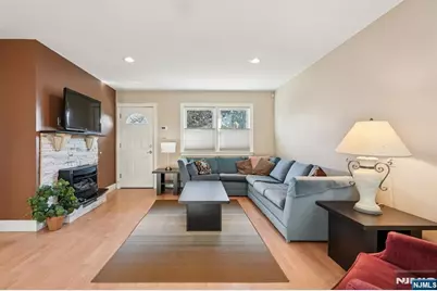 2 Ivy Lane, Wallington, NJ 07057 - Photo 9