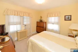 132 Catherine Ave, Saddle Brook Township, NJ 07663 - Photo 15