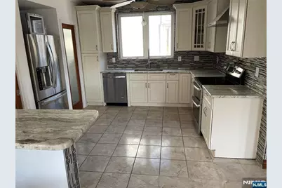 138 Pompton Avenue, Verona, NJ 07044 - Photo 3