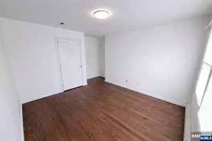 121 Philip 2, Elmwood Park, NJ 07407 - Photo 9